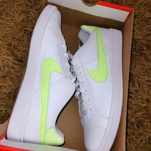 Nike Court Royale Women Tennis Shoes